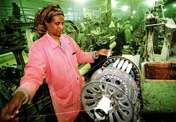 Operating a spinning machine in Eritrea