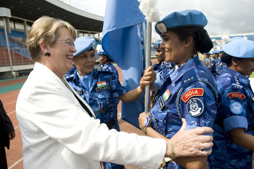 http://www.un.org/en/events/peacekeepersday/2009/photogal/civilian/images/205870%20-%20Peacekeeping%20-%20UNMIL%20-%2017_11_2008%20-%2012_52_08_jpg.jpg