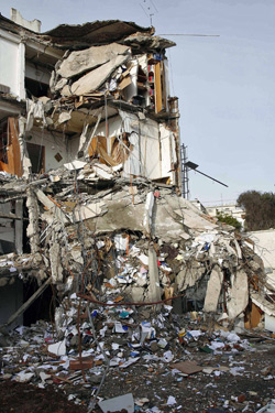 Разрушенный комплекс штаб-квартиры ООН в Алжире