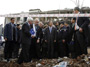 Le Secrétaire général Ban Ki-moon visite le site de l'attentat d'Alger.