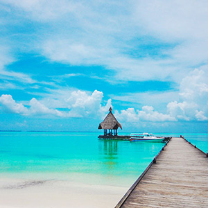 Les Maldives comprennent une chaîne d'atolls et d'îles éparpillées dans l'océan Indien