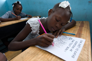 Filles à l'école Photo ONU/Logan Abassi