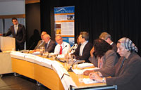 Panel del debate de ONU-Agua: El agua enferma amenaza el logro de los ODM