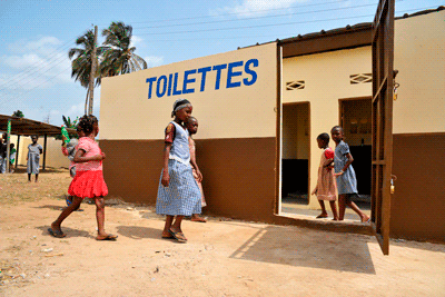 Desbloqueando beneficios múltiples para mujeres y niñas a través del saneamiento y la higiene en la era post-2015