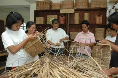 Weaving of baskets from water lilies