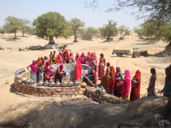 Gestión de recursos hídricos para la adaptación al cambio climático mediante acción comunitaria en el Desierto Thar, India