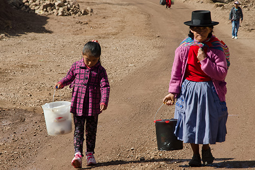 Before, idigenous women often chose to delivery at home, out of the reach of skilled health personnel. © Panorama/Carlos Gomez 