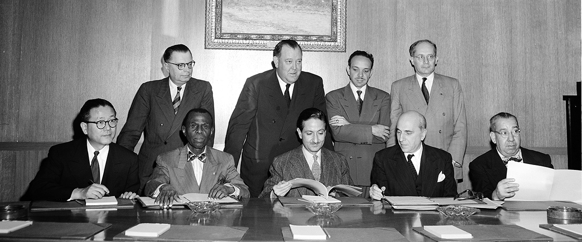 《灭绝种族罪公约》于1950年10月获得批准。联合国图片/Marvin Bolotsky  