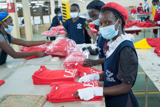 Textile workers at a factory in Kampala, Uganda.  Photo: Alamy Stock Photo / Jonathan Rosenthal