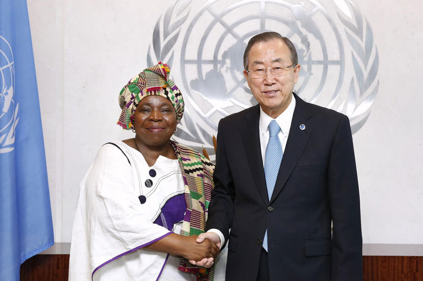 Ban Ki-moon et Mme Nkosazana Dlamini Zuma. Photo: ONU/Rick Bajornas