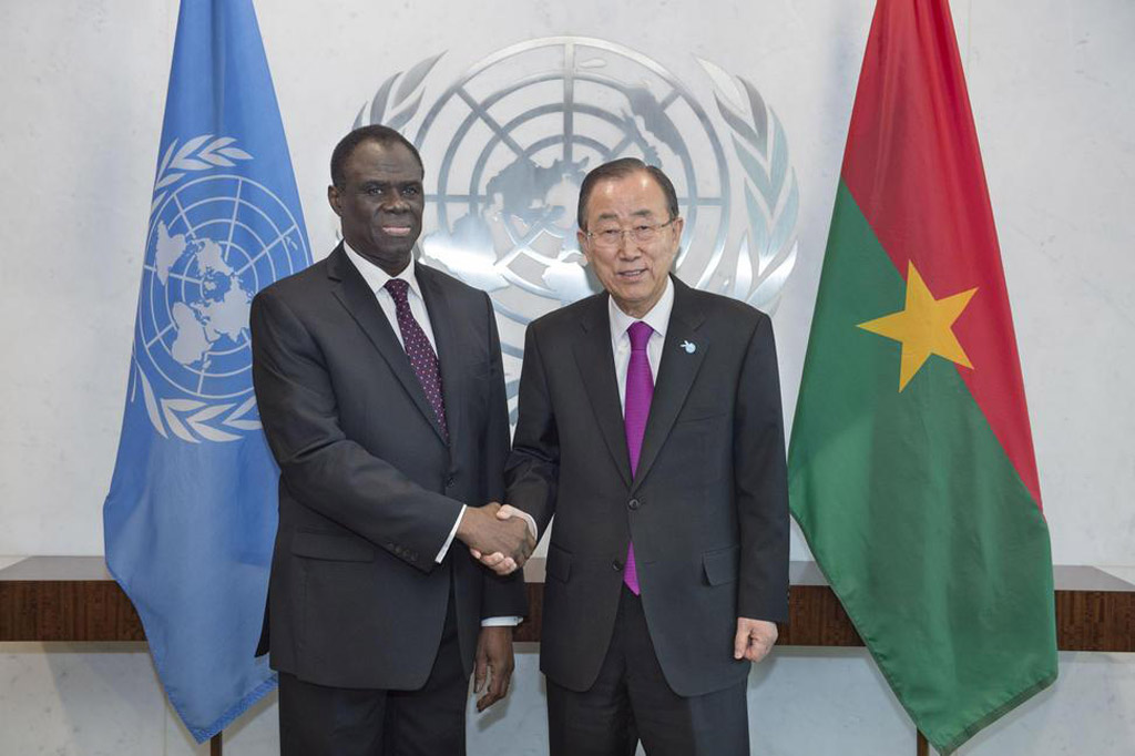 Le Secrétaire général Ban Ki-moon avec le Président du Burkina Faso, Michel Kafando. Photo ONU/Amanda Voisard