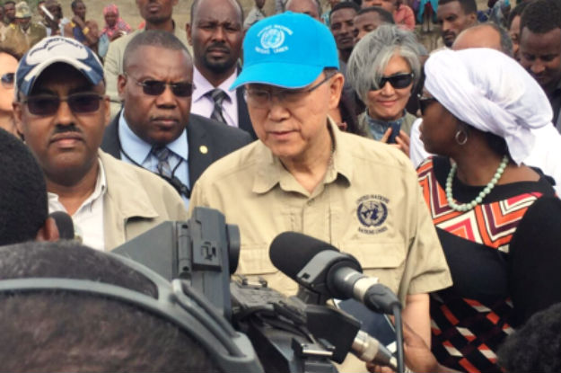 Secretary-General Ban Ki-moon sees the impact of drought and El Nino for himself, on a field trip to the Oromia region of Ethiopia. Credit: WFP Media.