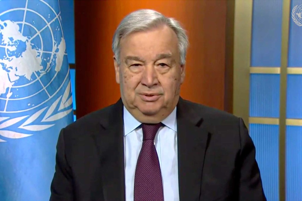 Katibu Mkuu wa Umoja wa Mataifa Antonio Guterres akifanya mkutano kupitia mtandao kuhusu janga la kimataifa la COVID-19