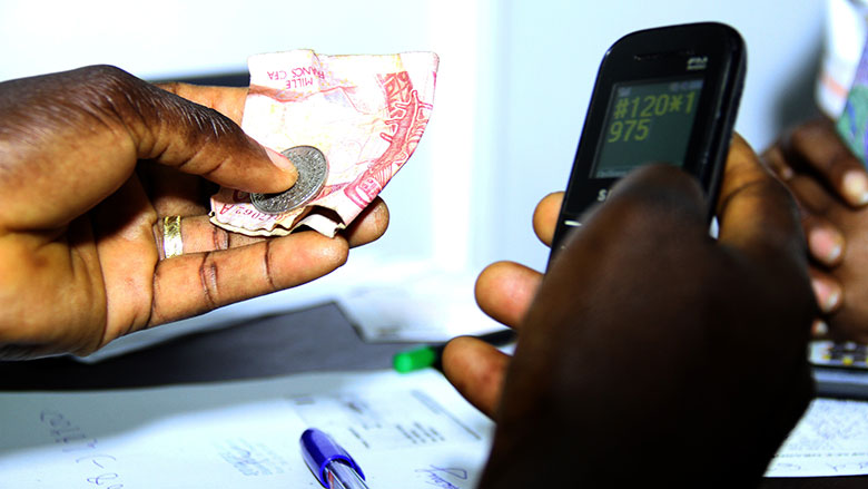 Le mobile money s’impose comme l’un des moyens de transaction financière les plus utilisés par la population ivoirienne.