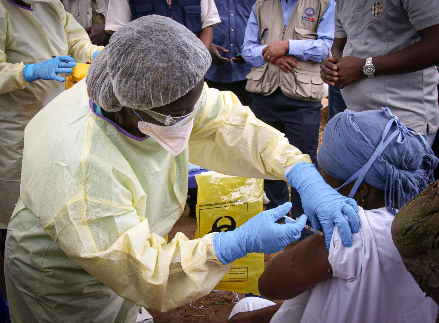 La vaccination contre le virus Ebola est en cours en Guinée pour enrayer la nouvelle épidémie