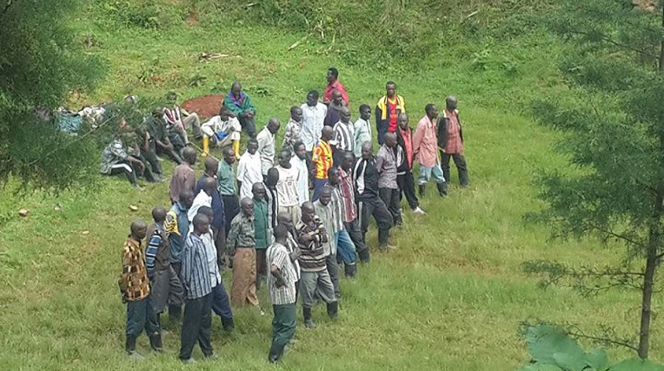 Des ex-combattants FDLR se rendent volontairement à la MONUSCO. Photo : la MONUSCO