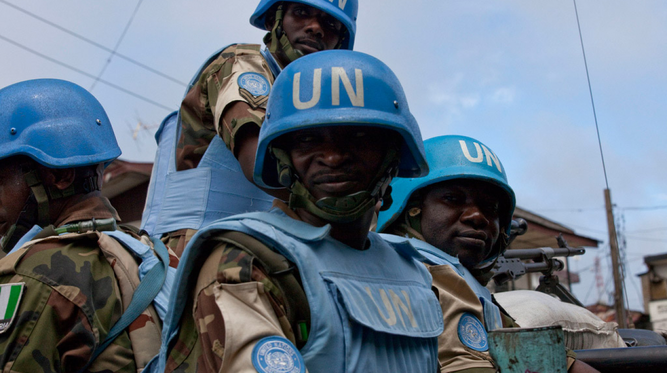 Des Casques bleus de la Mission des Nations Unies au Libéria (MINUL). Photo : MINUL / Staton hiver