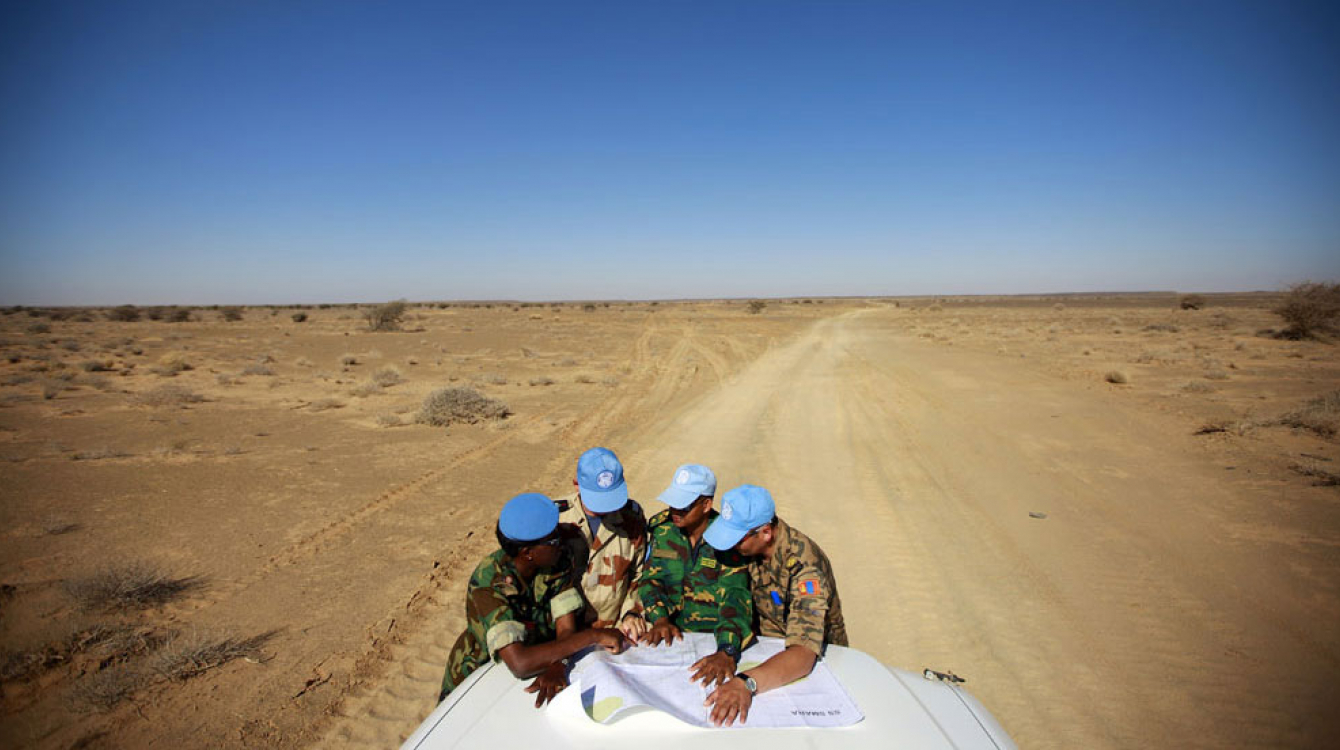 Des Casques bleus de la MINURSO. Photo ONU/Martine Perret