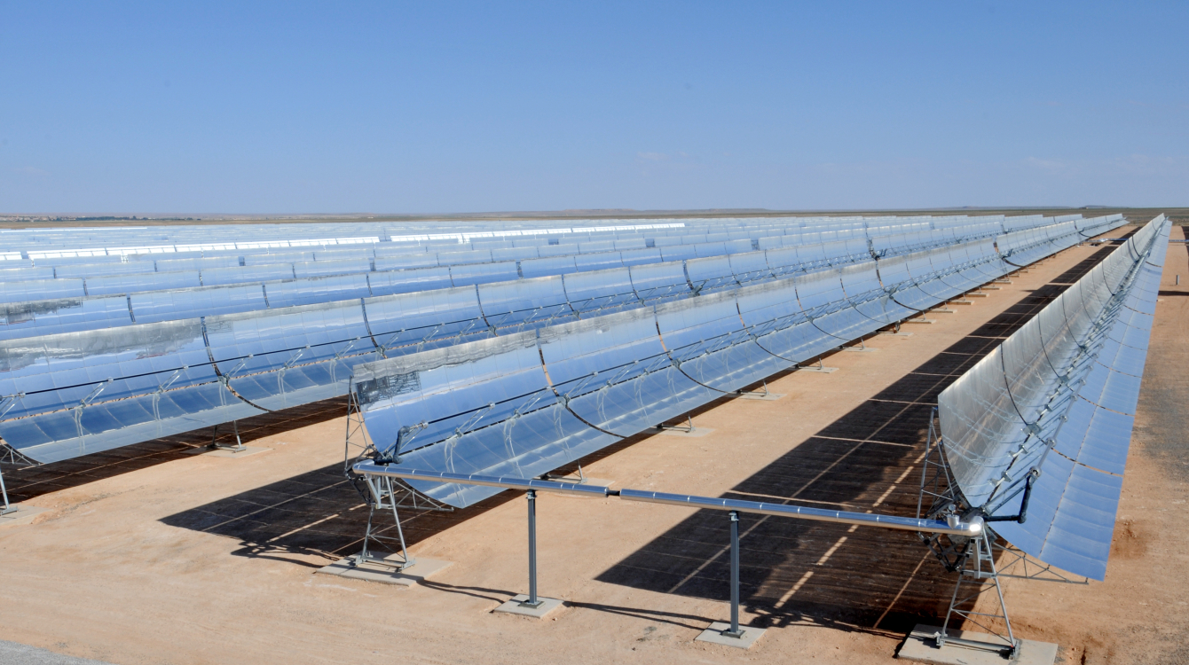 The world’s largest solar power plant in Morocco will eventually provide 1.1 million people with electricity.  Photo: World Bank/Dana Smillie