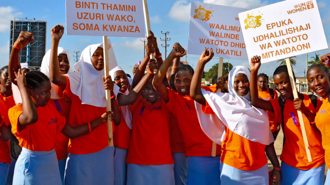 Young school girls organize themselves before the March to End Gender-Based Violence. Photo: UN Women/Deepika Nath