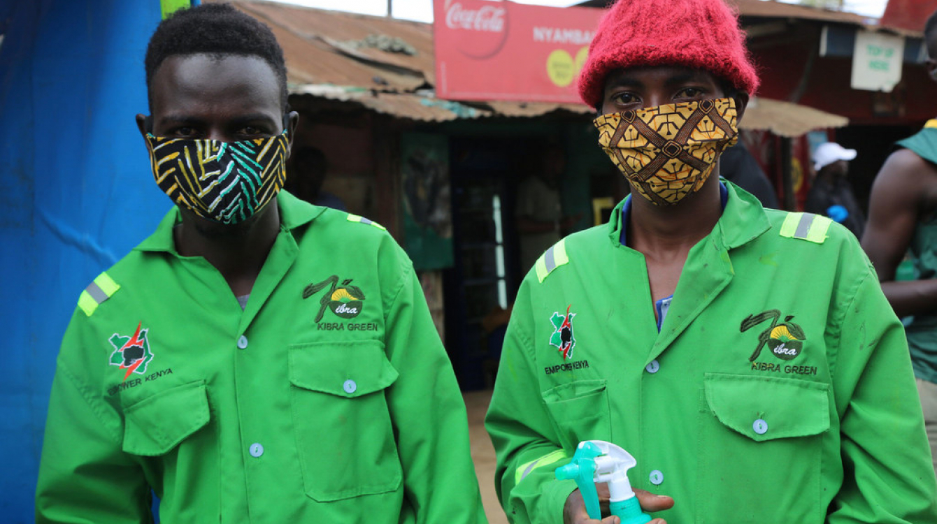 Wafanyikazi katika makazi duni ya Kibera jijini Nairobi, Kenya wanachukua hatua za kujikinga na virusi vya Corona