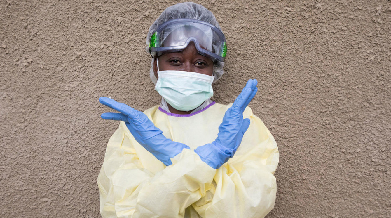 Un agent de santé luttant contre Ebola en République démocratique du Congo.
