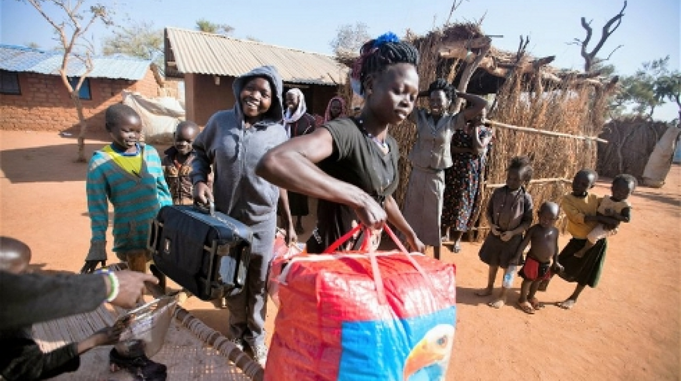 Refugees from South Kordofan arrive in Ajuong Thonk. Photo: Albert González Farran/IRIN