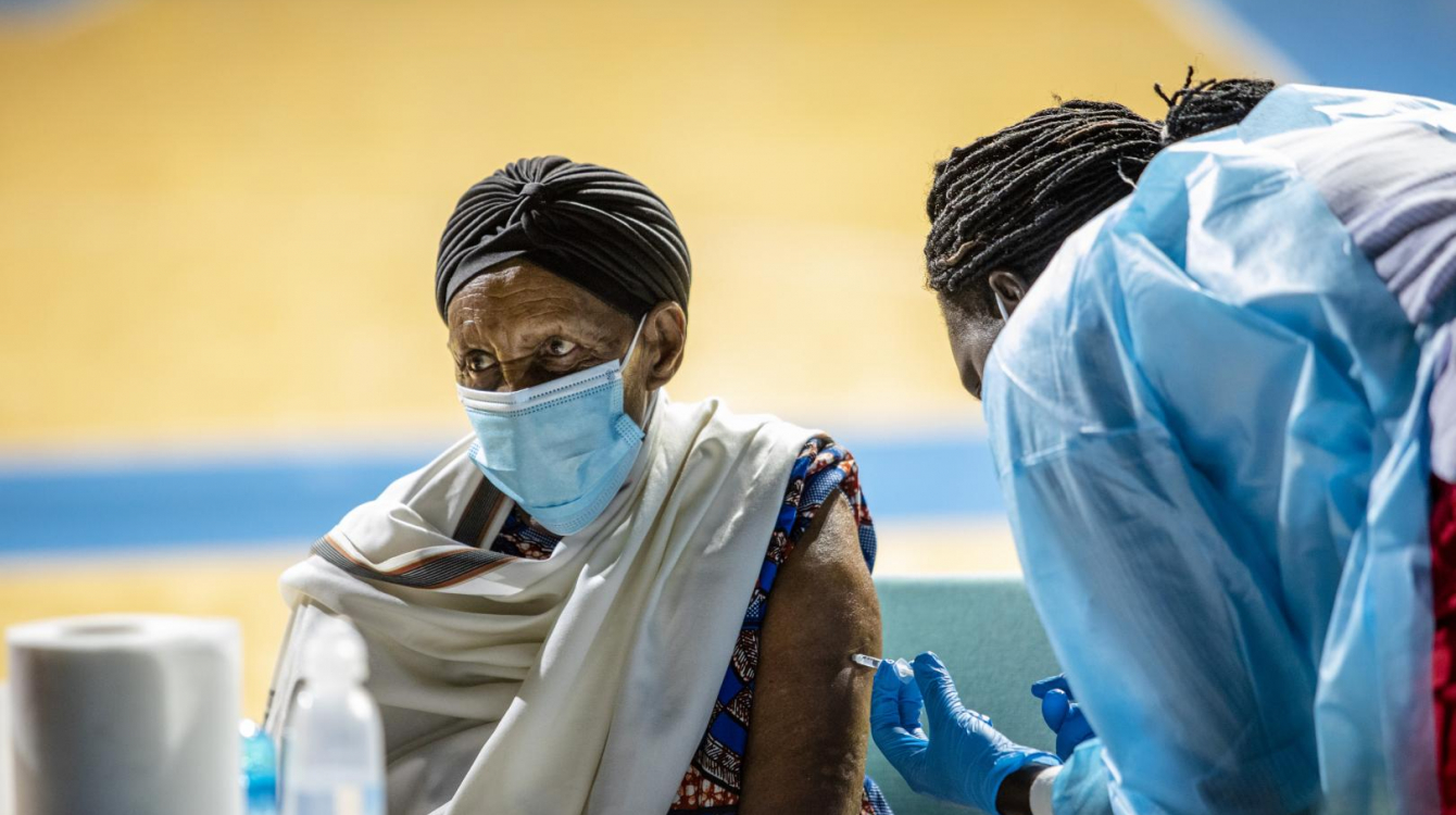 L'approvisionnement limité ralentit la vaccination contre le COVID-19 en Afrique