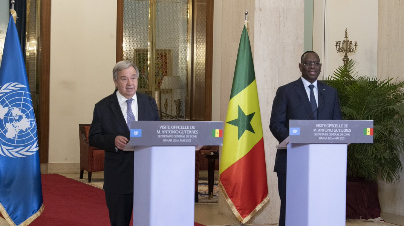Le Secrétaire général des Nations Unies, Antonio Guterres (à gauche), et le Président du Sénégal