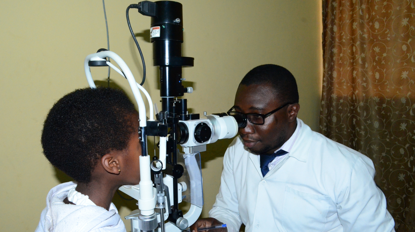 A doctor exams a child at Rwamagana Hospital in Eastern Province, Rwanda. Rwanda Ministry of Health