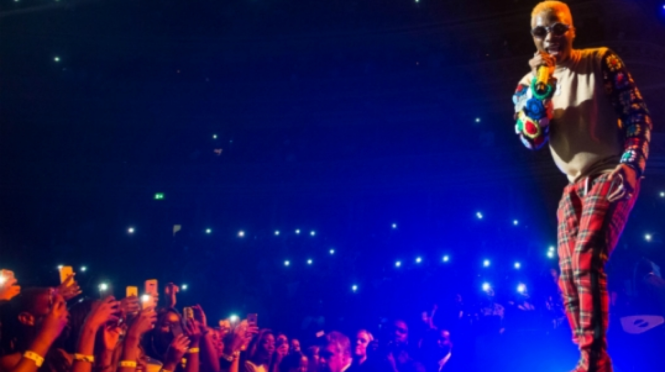 Wizkid performs in London, United Kingdom. Photo: Alamy/Michael Tubi