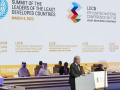 Le Secrétaire général António Guterres prononce un discours lors du Sommet des dirigeants des PMA.
