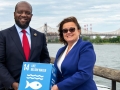 Les ambassadeurs Martin Kimani du Kenya et Ana Paula Zacarias du Portugal au siège de l'ONU