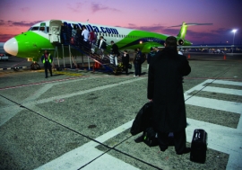 Travellers boarding a Kulula.com jet, South Africa’s first budget airline, at Durban International Airport. Photo: AMO/David Larsen