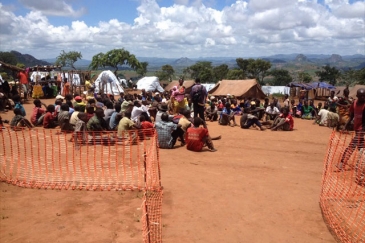Des réfugiés du Mozambique peu après leur arrivée à Kapise, au Malawi. Photo HCR/M. Mapila