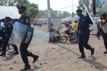 Des policiers lors de manifestations à Kinshasa en République démocratique du Congo en janvier 2015. Photo : MONUSCO