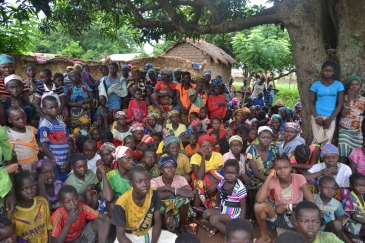 UNHCR and partners register new refugees arriving from Central African Republic (CAR) in the Chadian village of Mini, one of the three locations near the borders hosting new arrivals since 12 June 2016. Photo: UNHCR/Victorien Ndakass