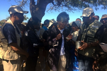 Assistant Secretary-General and Deputy Emergency Relief Coordinator Kyung-wha Kang visits the Grand Sud region of Madagascar and takes a taste of the riz and maiz cooked for those in need. Photo: OCHA/ Laila Bourhil