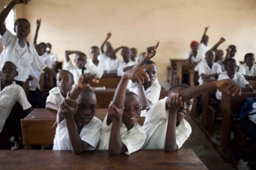 Des étudisants d’une école primaire de République démocratique du Congo (RDC). Photo: Baqnue mondiale/Dominic Chavez