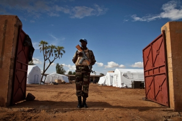 Un Casque bleu nigérien en patrouille à Gao, au Mali (archive). Photo: MINUSMA/Marco Dormino