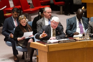 Le Secrétaire général adjoint aux opérations de maintien de la paix de l’ONU, Hervé Ladsous, informe le Conseil de sécurité de l’Organisation sur la situation au Soudan du Sud. Photo : ONU/Mark Garten