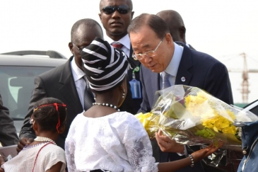 Le Secrétaire général Ban Ki-moon à son arrivée à Abuja, au Nigéria. Photo ONU