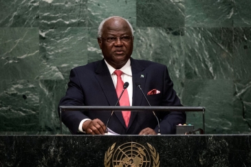 President Ernest Bai Koroma of Sierra Leone addresses the general debate of the General Assembly’s seventieth session. UN Photo/Cia Pak