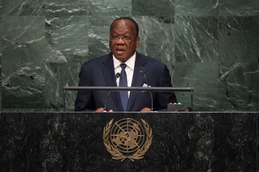 Le Ministre des affaires étrangères de la Guinée, François Lounceny Fall, lors de la journée de clôture du débat général de la 70ème Assemblée générale des Nations Unies. Photo : ONU/Cia Pak