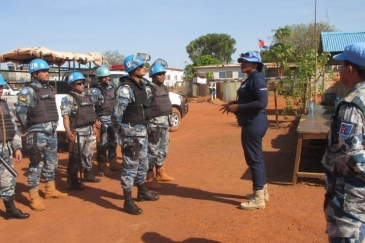 Vera Ayensu, a UN police officer from Ghana, instructs her colleagues in Wau.