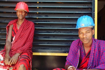 Jamii ya wamasai imeendelea kuhifadhi si tu lugha yake bali pia tamaduni, ingawa mabadiliko ya maisha yanatishia tamaduni na mila. Picha: ILO/Marcel Crozet