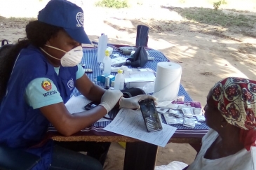 IOM Mozambique conducts screening of migrant worker and miner communities for tuberculosis, HIV, hypertension and diabetes, Massinga, Inhambane Province.