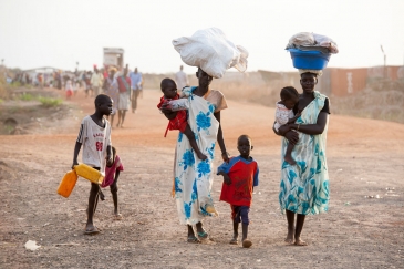 Des femmes et des enfants arrivant à Bentiu, dans l'Etat d'Unité, au Soudan du Sud (archive). Crédits Photo: UNICEF/Sebastian Rich