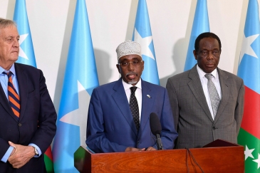 UN Photo/Ilyas Ahmed Sharif Hassan Sheikh Adan (center), the President of South West State of Somalia addresses journalists during a joint press conference in Baidoa. He is flanked by Nicholas Haysom (left), the UN Secretary-General's Special Representati