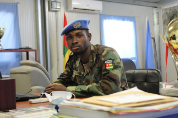 Kossi Gavon, 24 ans, est un lieutenant togolais servant dans la mission de maintien de la paix 